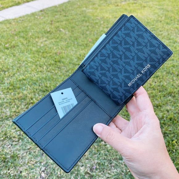 Michael Kors Men's Wallet - Picture 2 of 5